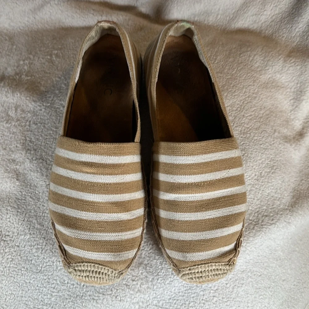 Vionic Valeri Slip On Sand Stripe Tan Espadrille Flats Size 7.5